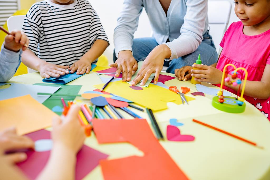 Tips to make your child self-reliant through Montessori training